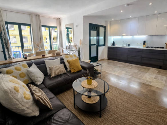 Los Almendros, San Pedro 3 Bedrooms Recently Renovated Apartment.