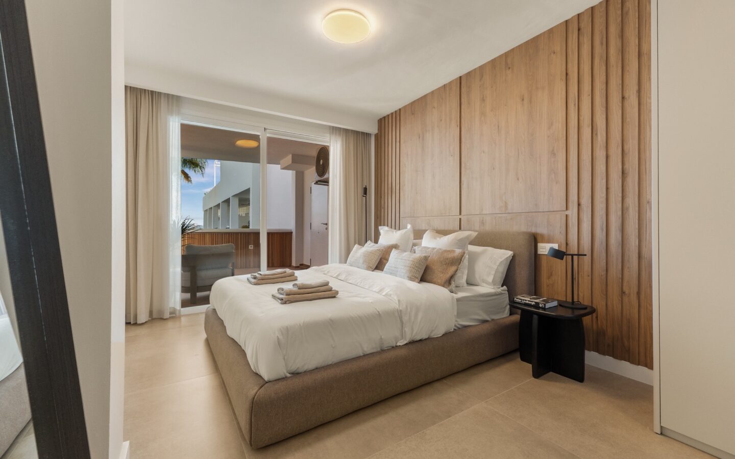 Beautifully Renovated Apartment In Jardines De AndalucÍa With Panoramic La Concha Views.