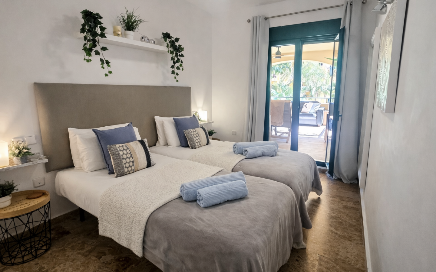 Los Almendros, San Pedro 3 Bedrooms Recently Renovated Apartment.