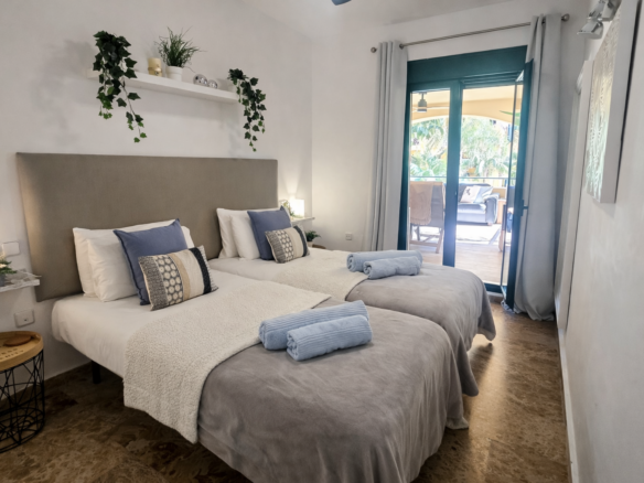 Los Almendros, San Pedro 3 Bedrooms Recently Renovated Apartment.