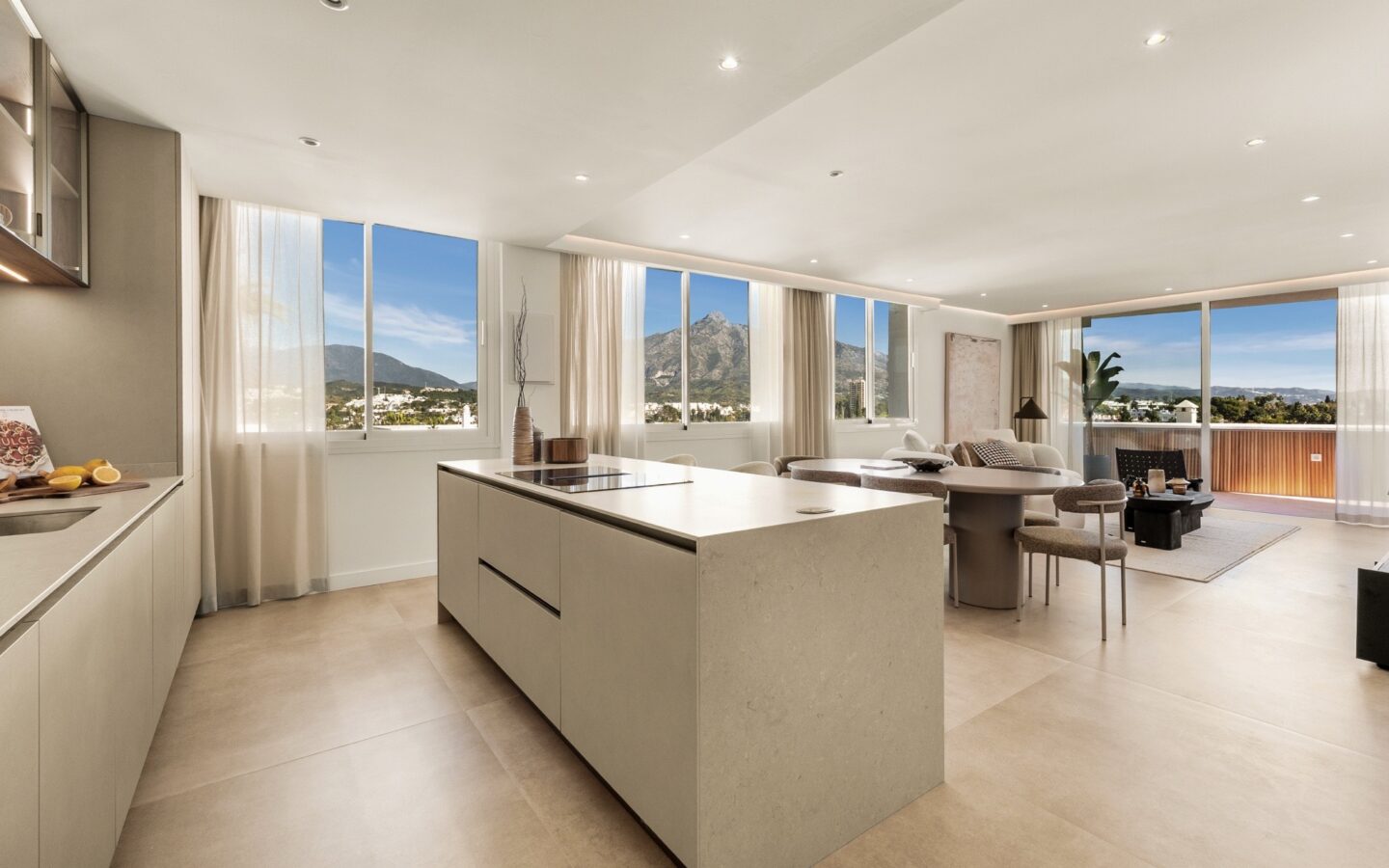 Beautifully Renovated Apartment In Jardines De AndalucÍa With Panoramic La Concha Views.