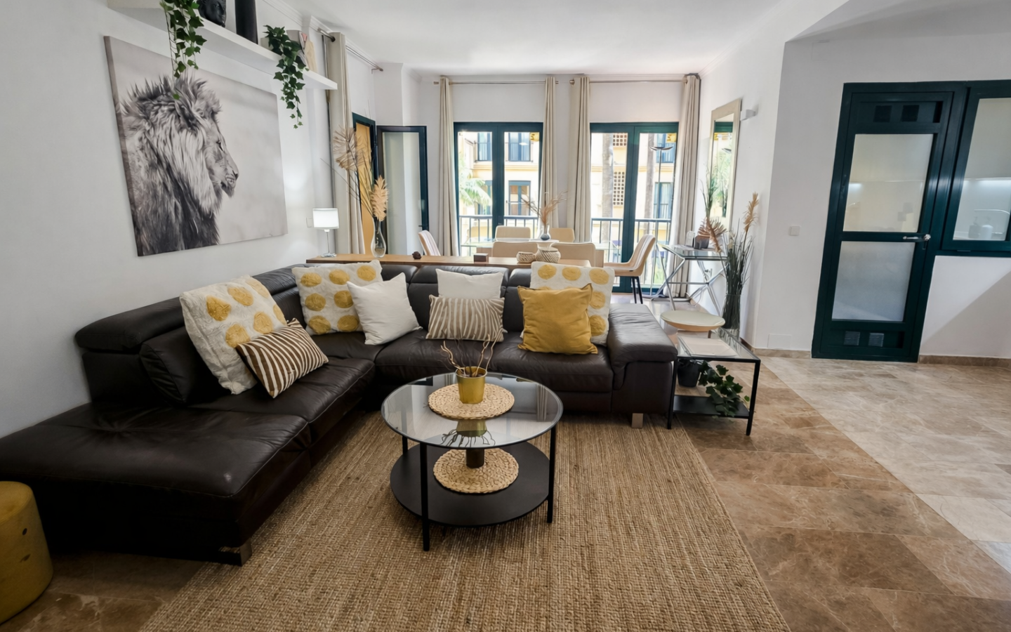 Los Almendros, San Pedro 3 Bedrooms Recently Renovated Apartment.