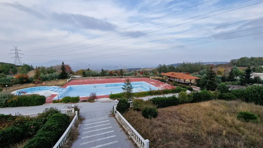 Hotel Of 4390 M² In The Suburbs Of Thessaloniki