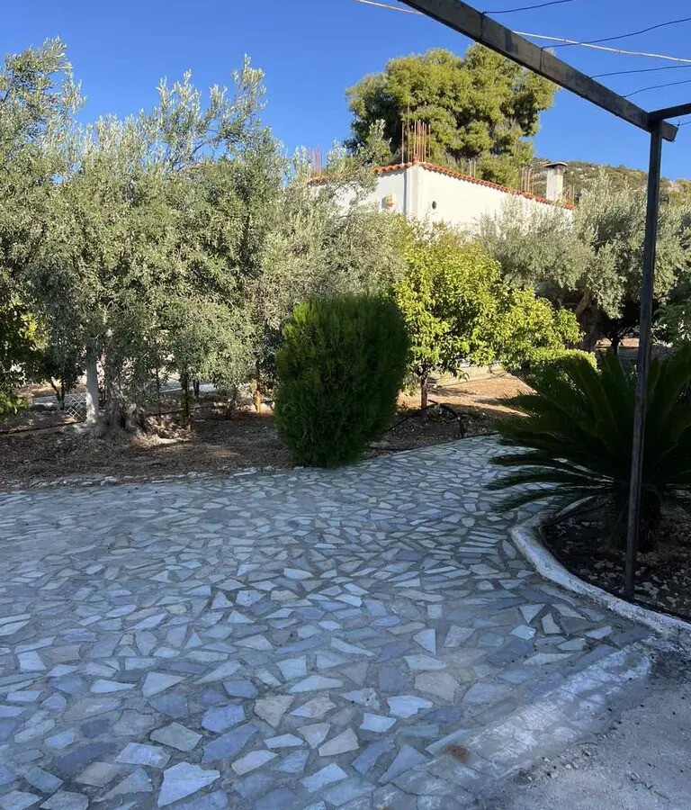 3-bedroom Maisonette In Saronikos, Greece (114 M²)