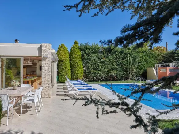 4-bedroom Villa In Heraclion Cretes, Greece (300 M²)
