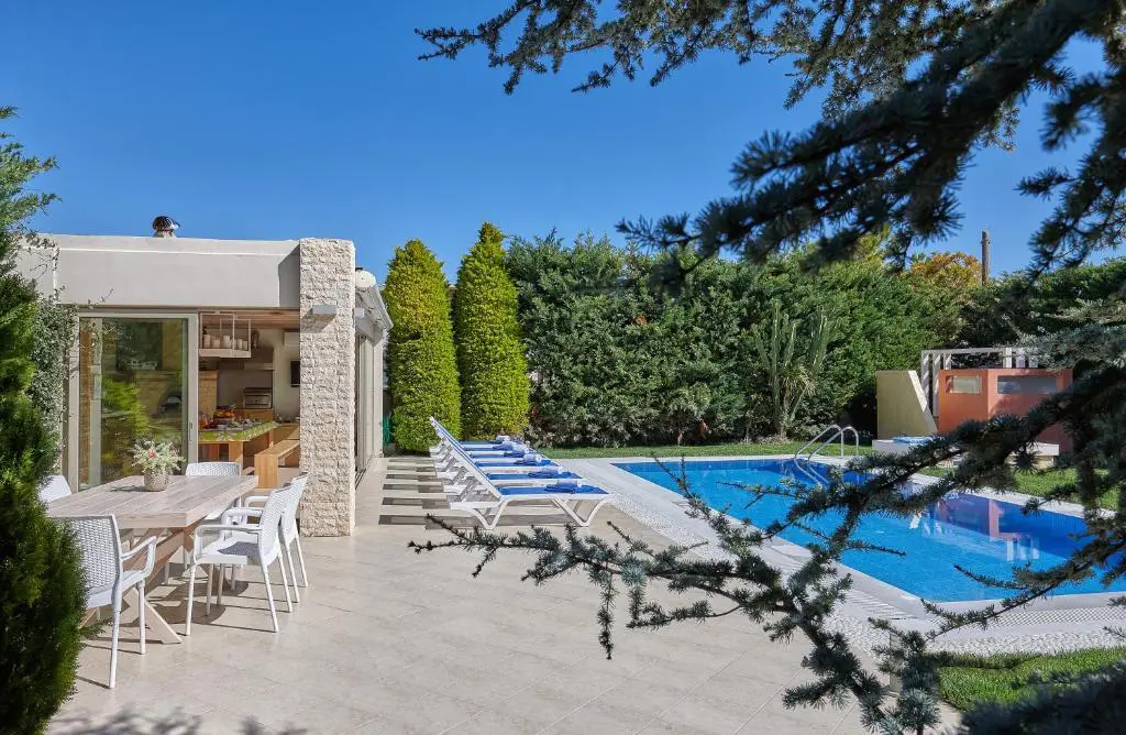 4-bedroom Villa In Heraclion Cretes, Greece (300 M²)