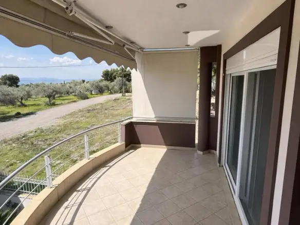 Maisonette Of 220 M² In Euboea