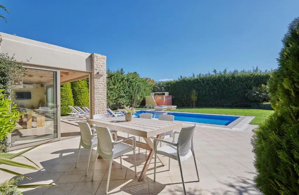 4-bedroom Villa In Heraclion Cretes, Greece (300 M²)