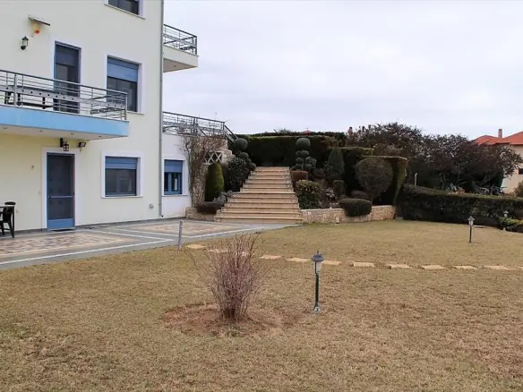 5-bedroom Villa In Epanomi, Greece (433 M²)