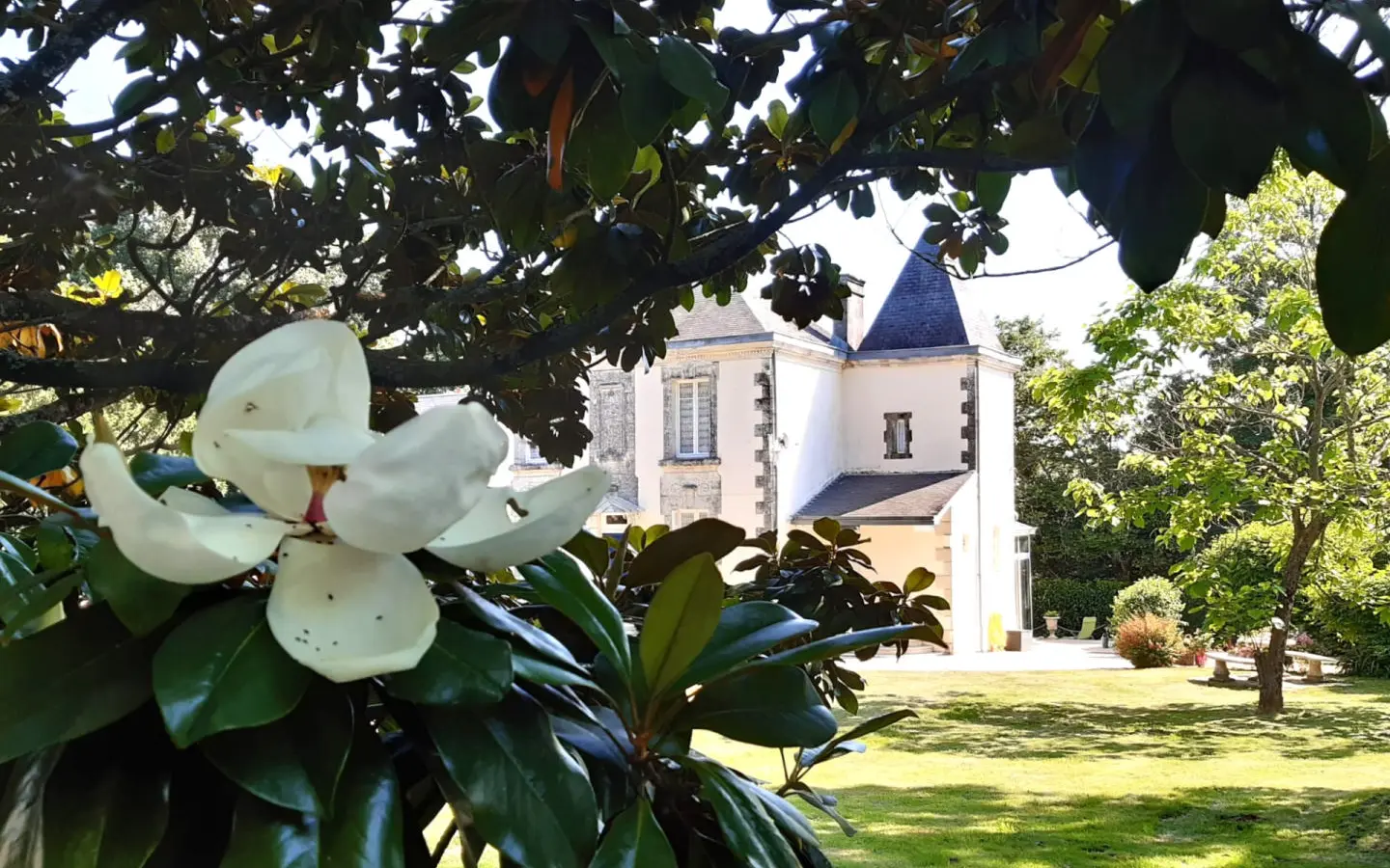6-bedroom Country House In Condac, France (242 M²)