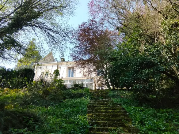 6-bedroom Country House In Condac, France (242 M²)