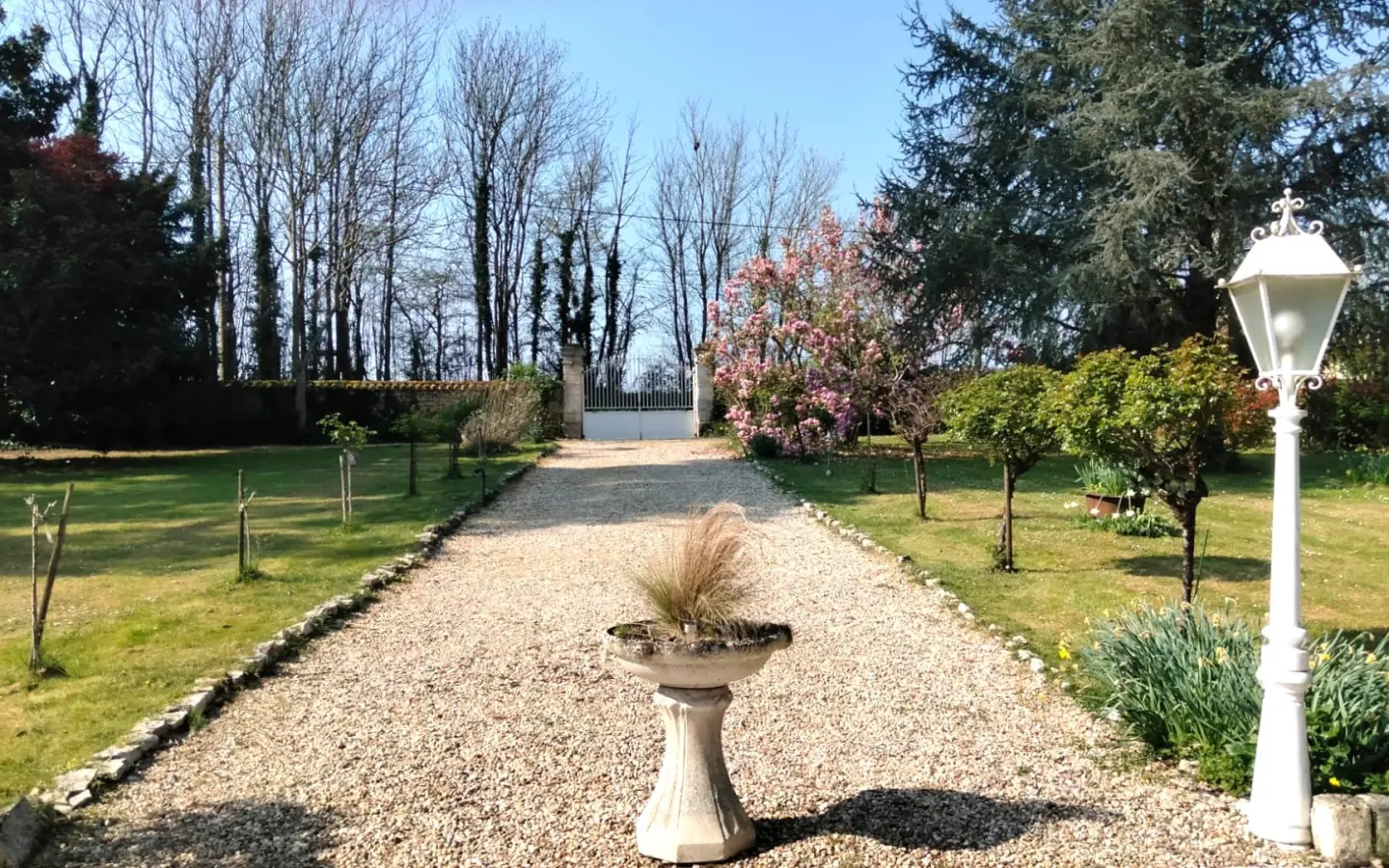 6-bedroom Country House In Condac, France (242 M²)