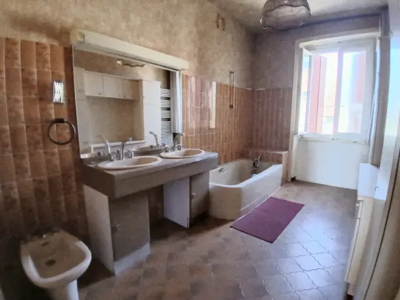 6-bedroom Maison De Maitre In Chalais, France (218 M²)