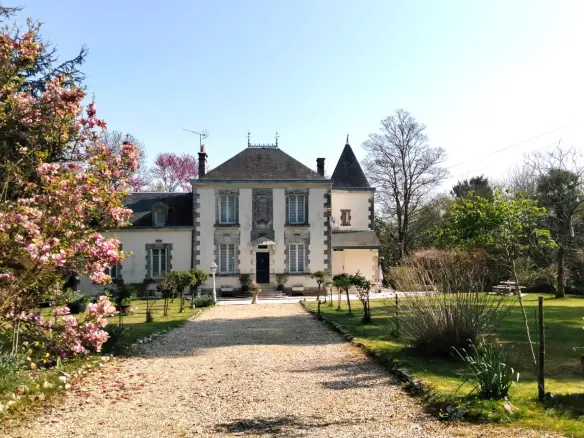 6-bedroom Country House In Condac, France (242 M²)