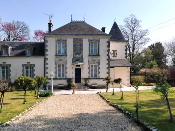 6-bedroom Country House In Condac, France (242 M²)
