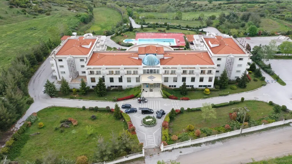 Hotel Of 4390 M² In The Suburbs Of Thessaloniki