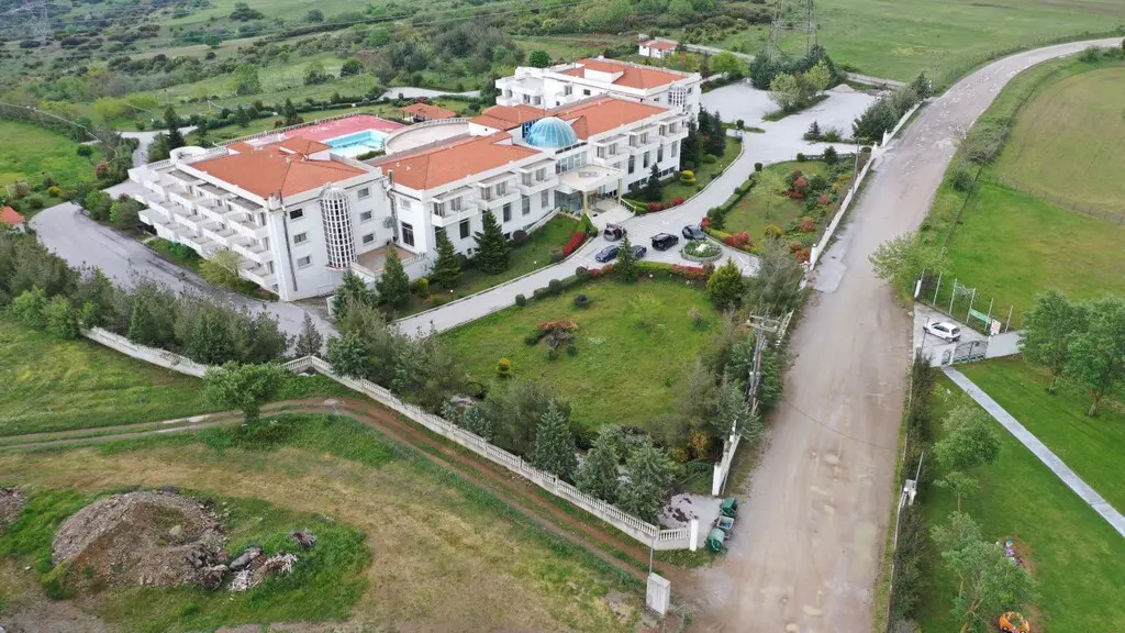 Hotel Of 4390 M² In The Suburbs Of Thessaloniki