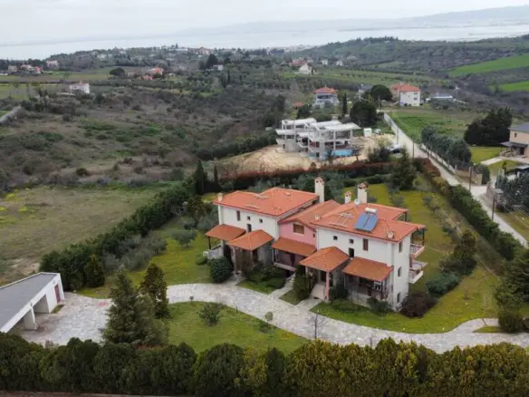 4-bedroom Complex In Thermaikos, Greece (627 M²)