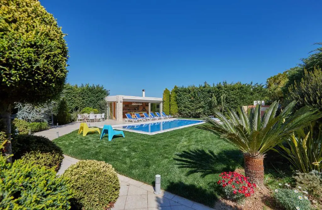 4-bedroom Villa In Heraclion Cretes, Greece (300 M²)