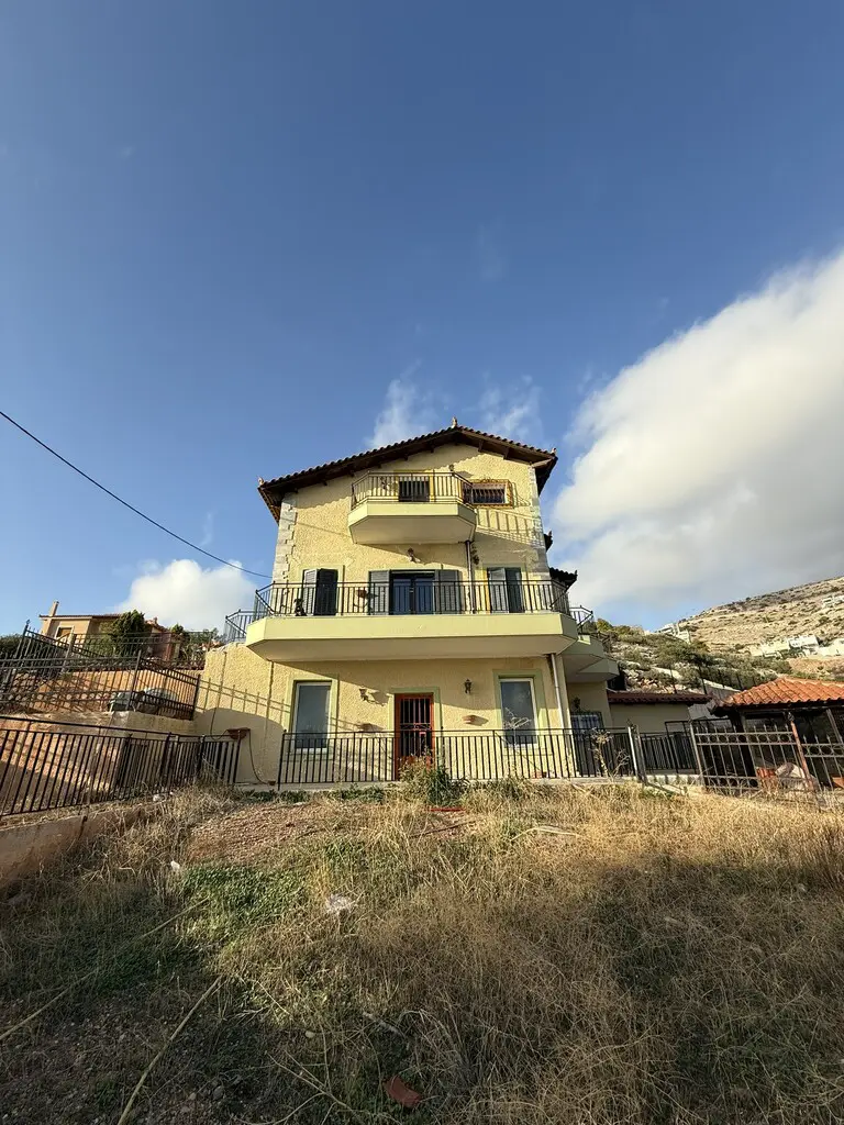Detached House Of 250 M² In Athens