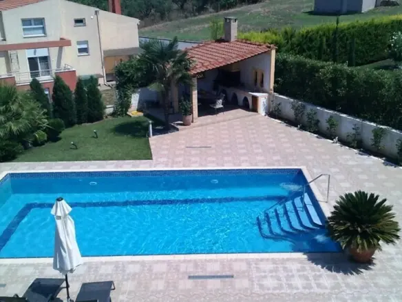 4-bedroom Detached House In Mikra, Greece (245 M²)