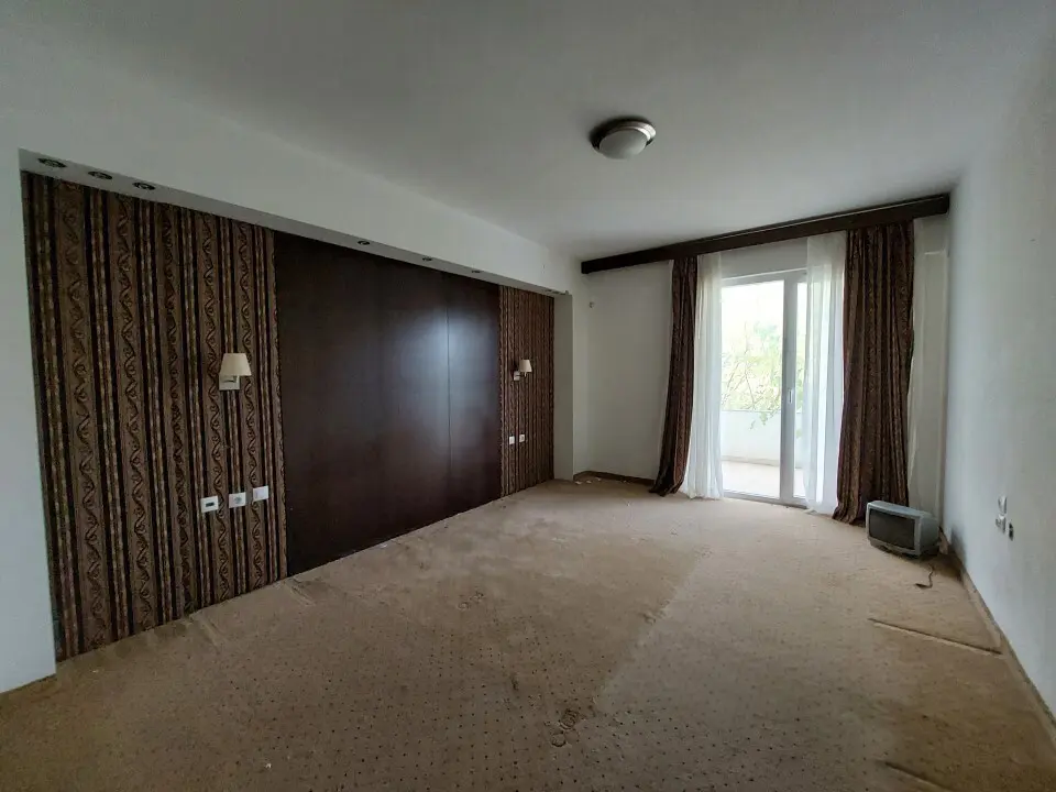 Hotel Of 4390 M² In The Suburbs Of Thessaloniki