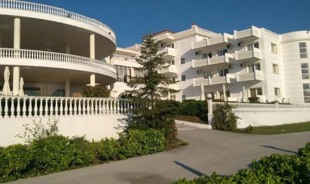 Hotel Of 4390 M² In The Suburbs Of Thessaloniki
