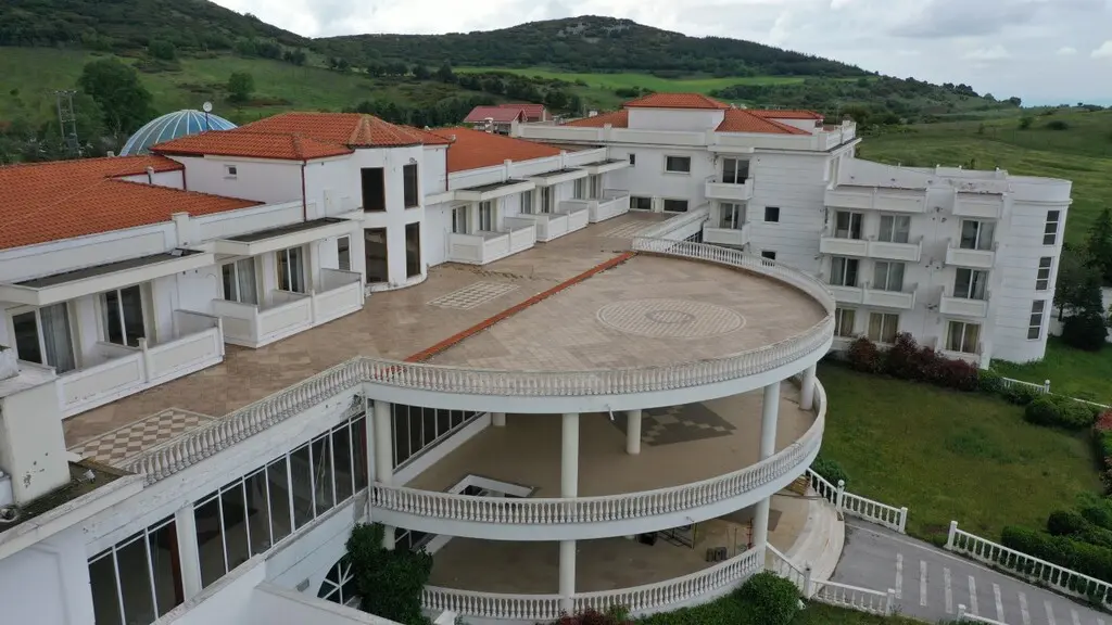 Hotel Of 4390 M² In The Suburbs Of Thessaloniki