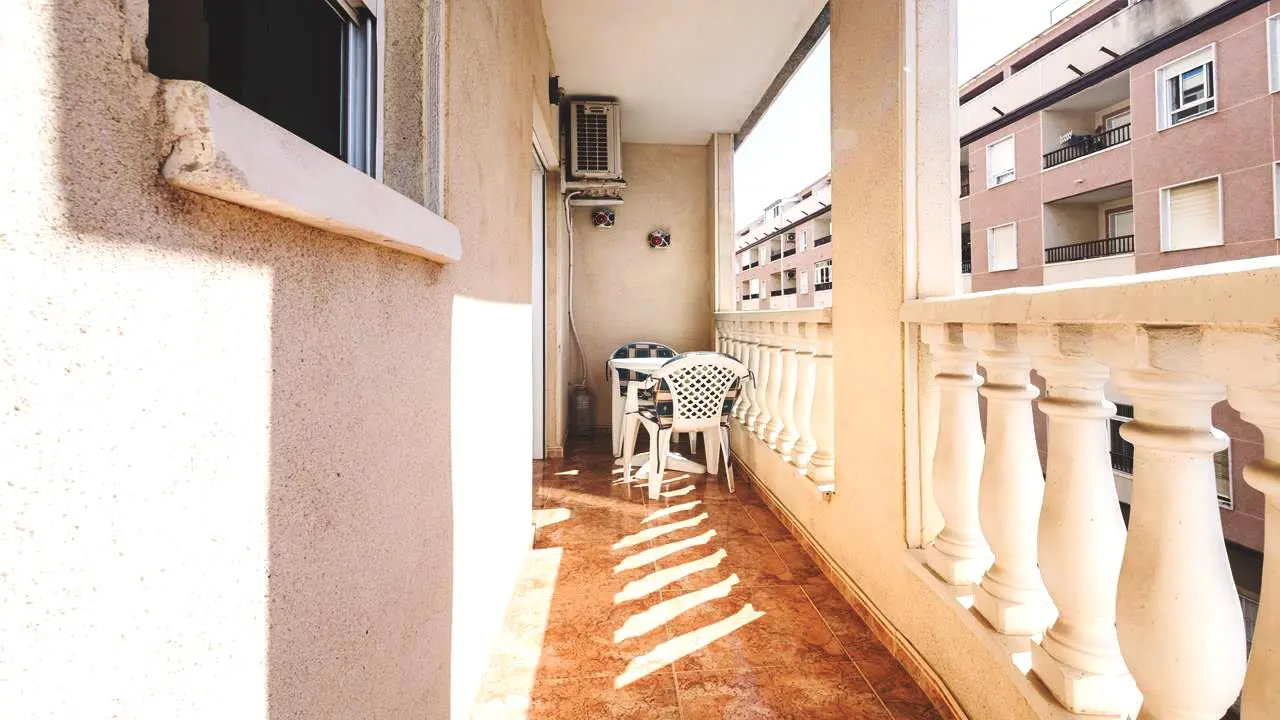Apartment Of 81 M² With Sea Views In Torrevieja, Spain