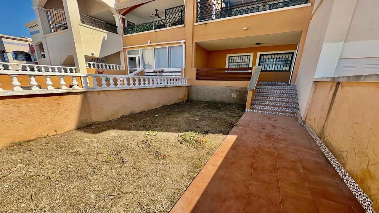 Apartment Of 80 M² In Torrevieja, Spain
