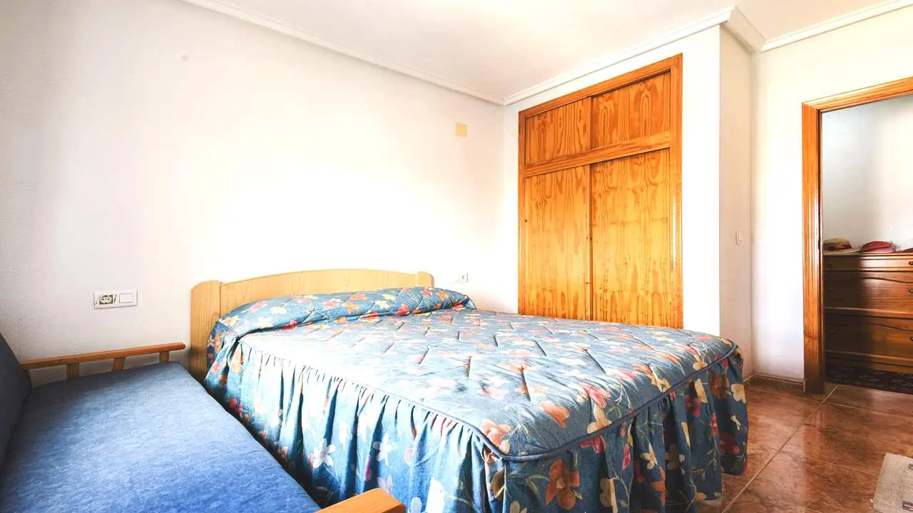 Apartment Of 81 M² With Sea Views In Torrevieja, Spain