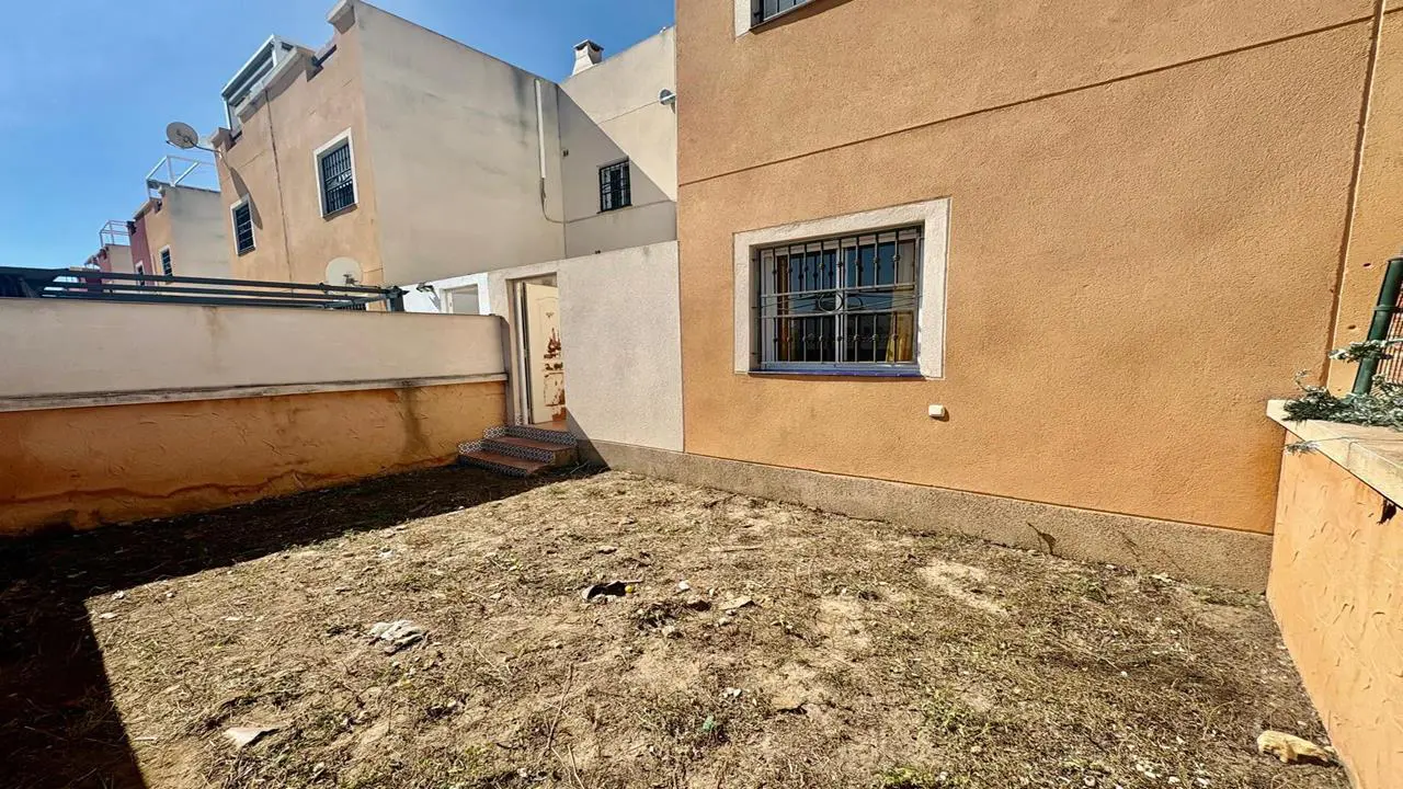 Apartment Of 80 M² In Torrevieja, Spain