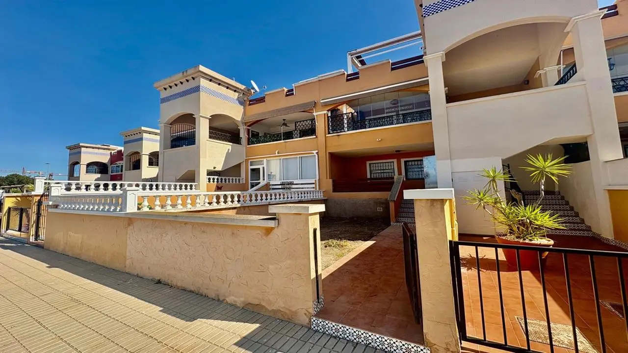 Apartment Of 80 M² In Torrevieja, Spain