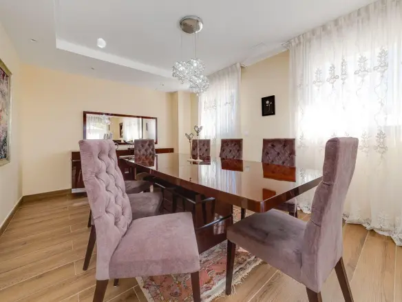 3-bedroom Villa In Torrevieja, Spain (461 M²)