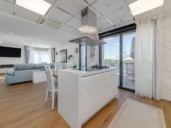 3-bedroom Villa In Torrevieja, Spain (461 M²)