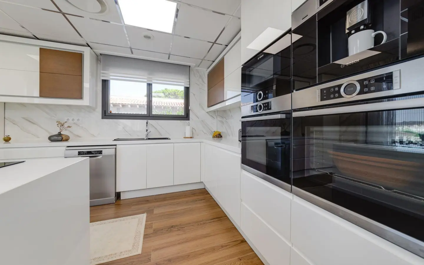 3-bedroom Villa In Torrevieja, Spain (461 M²)