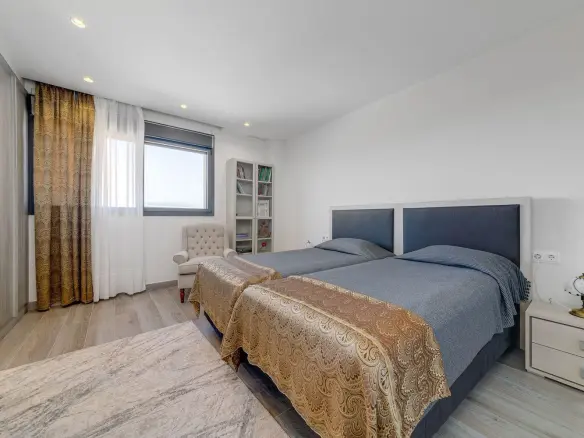 3-bedroom Villa In Torrevieja, Spain (461 M²)