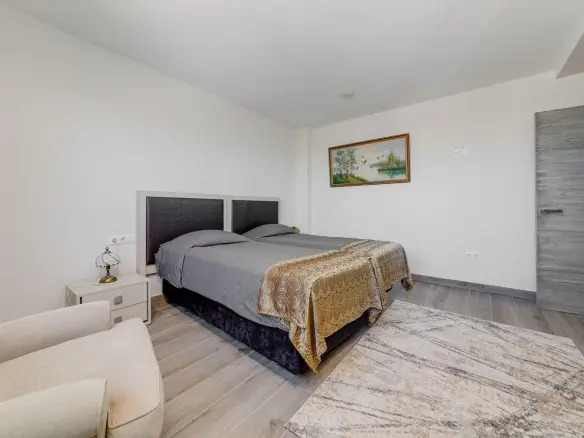 3-bedroom Villa In Torrevieja, Spain (461 M²)