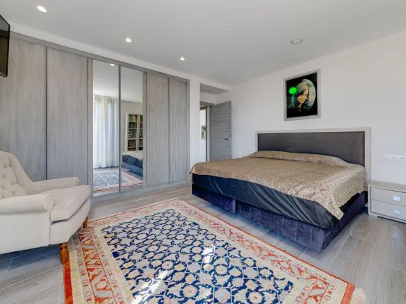 3-bedroom Villa In Torrevieja, Spain (461 M²)