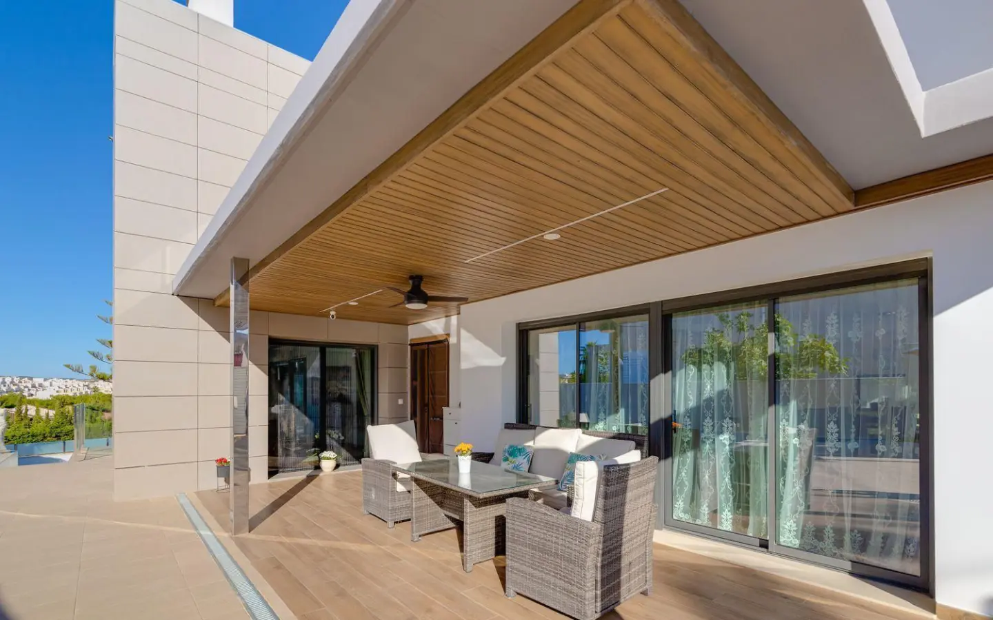 3-bedroom Villa In Torrevieja, Spain (461 M²)