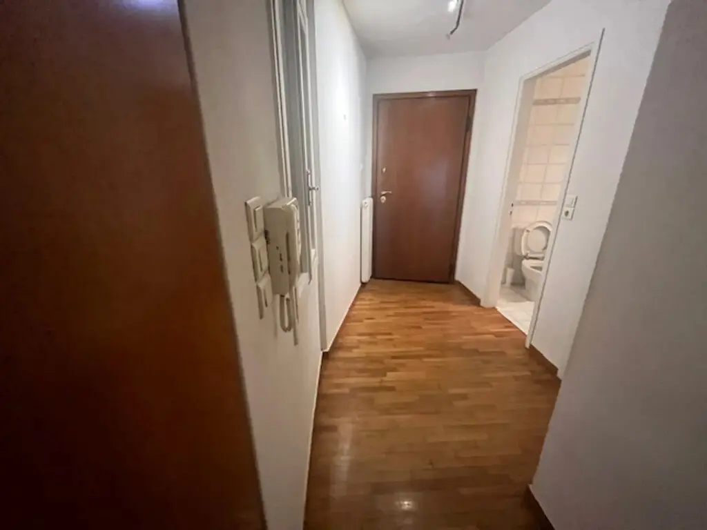 Flat Of 101 M² In Athens