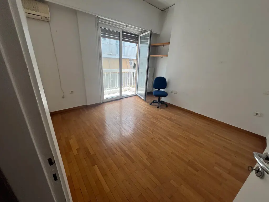 Flat Of 101 M² In Athens