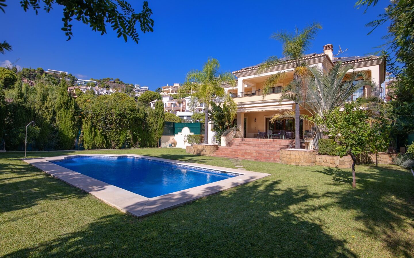Beautiful 6 Bedrooms Family Villa In Los Arqueros, BenahavÍs.