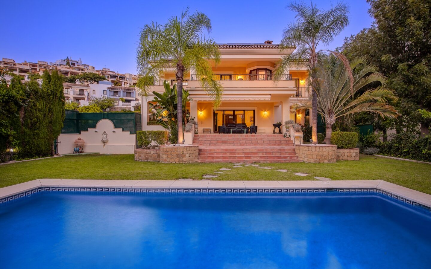 Beautiful 6 Bedrooms Family Villa In Los Arqueros, BenahavÍs.