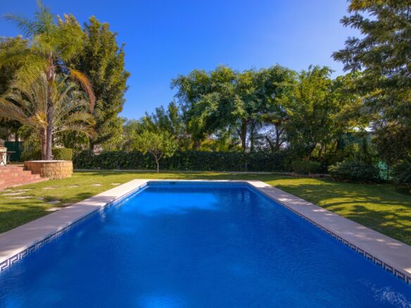 Beautiful 6 Bedrooms Family Villa In Los Arqueros, BenahavÍs.