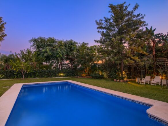 Beautiful 6 Bedrooms Family Villa In Los Arqueros, BenahavÍs.