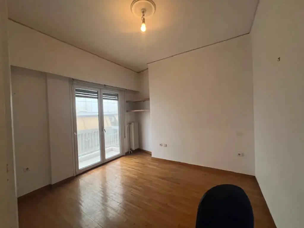 Flat Of 101 M² In Athens