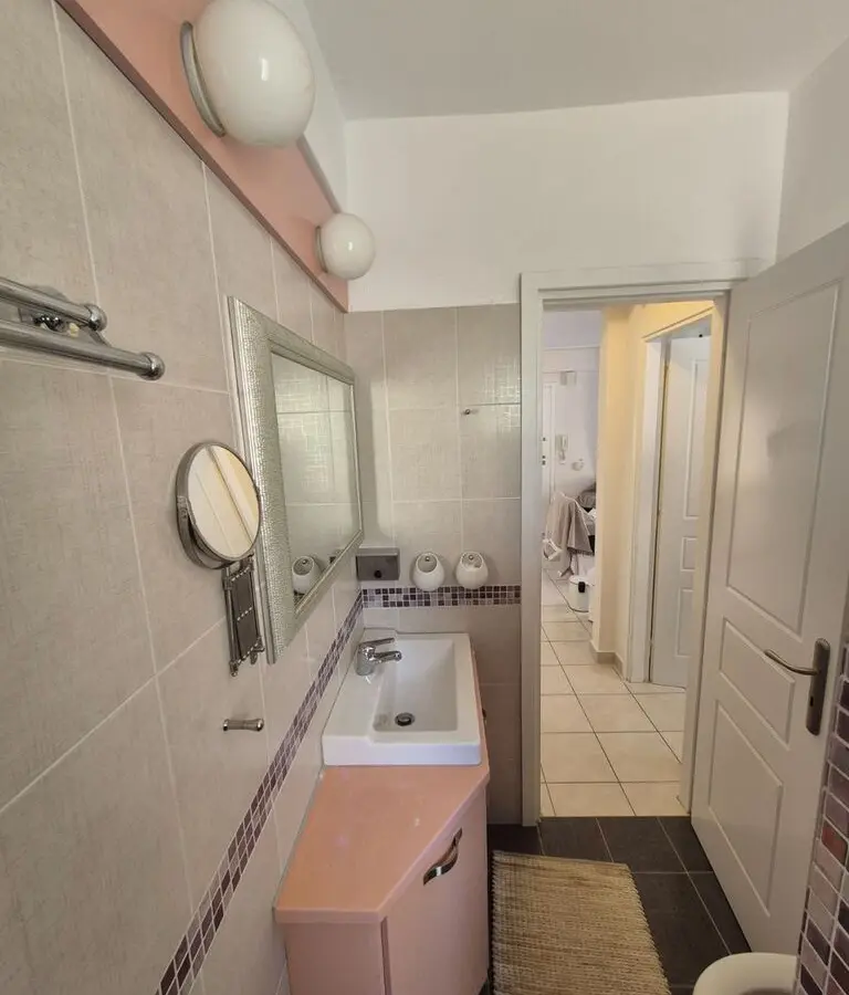 1-bedroom Flat In Saronida, Greece (55 M²)