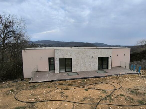 Semi-detached House With Panoramic Views In Budapest Ii A District Buda Hills