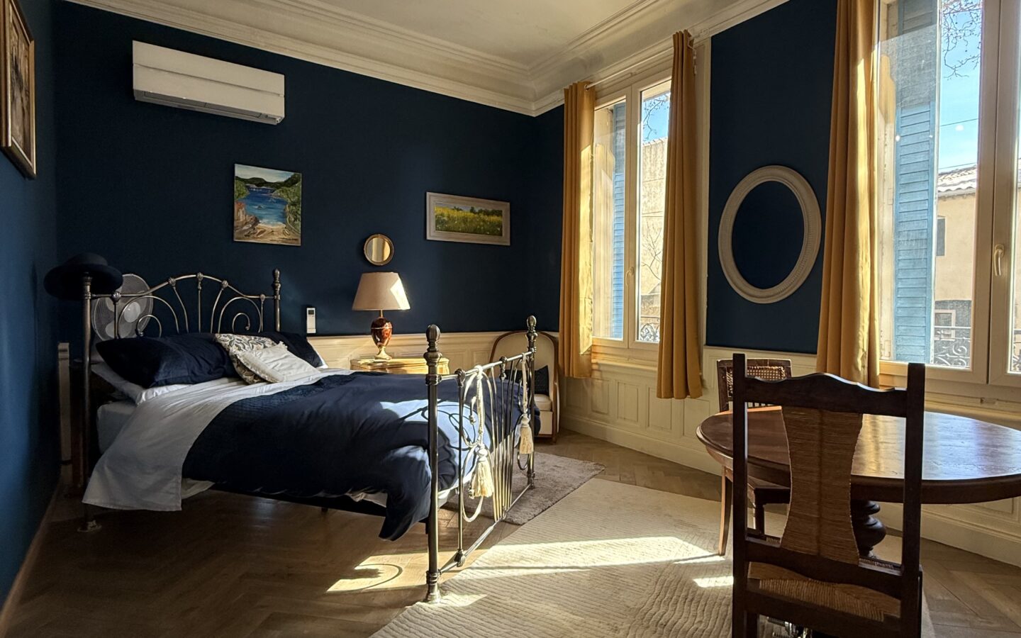 Maison De Maître Of 260 M² With Garden, Pool, And Garage In [location]